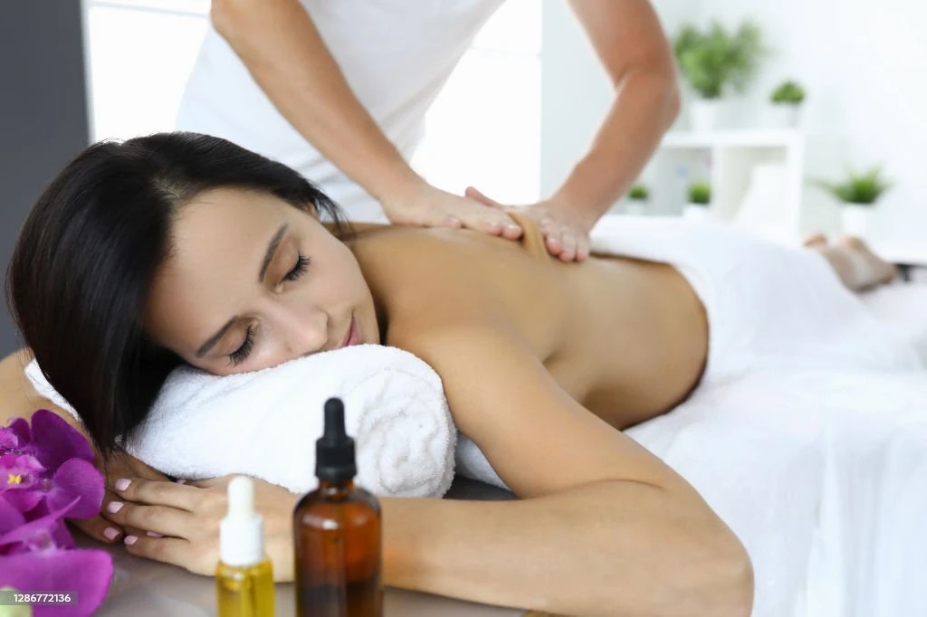 Want Expert Hands-on for Your Pain? Let Lucky Love Thai Spa Help